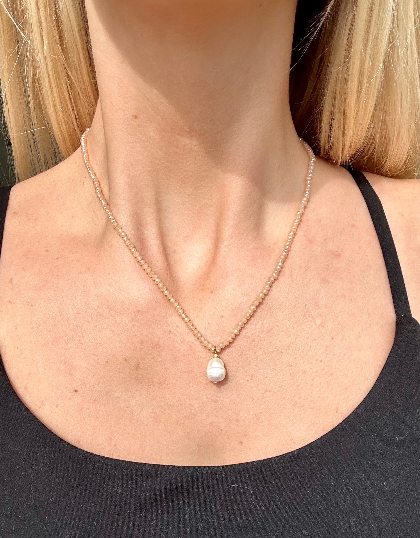 Glass Stone Necklace With Pearl