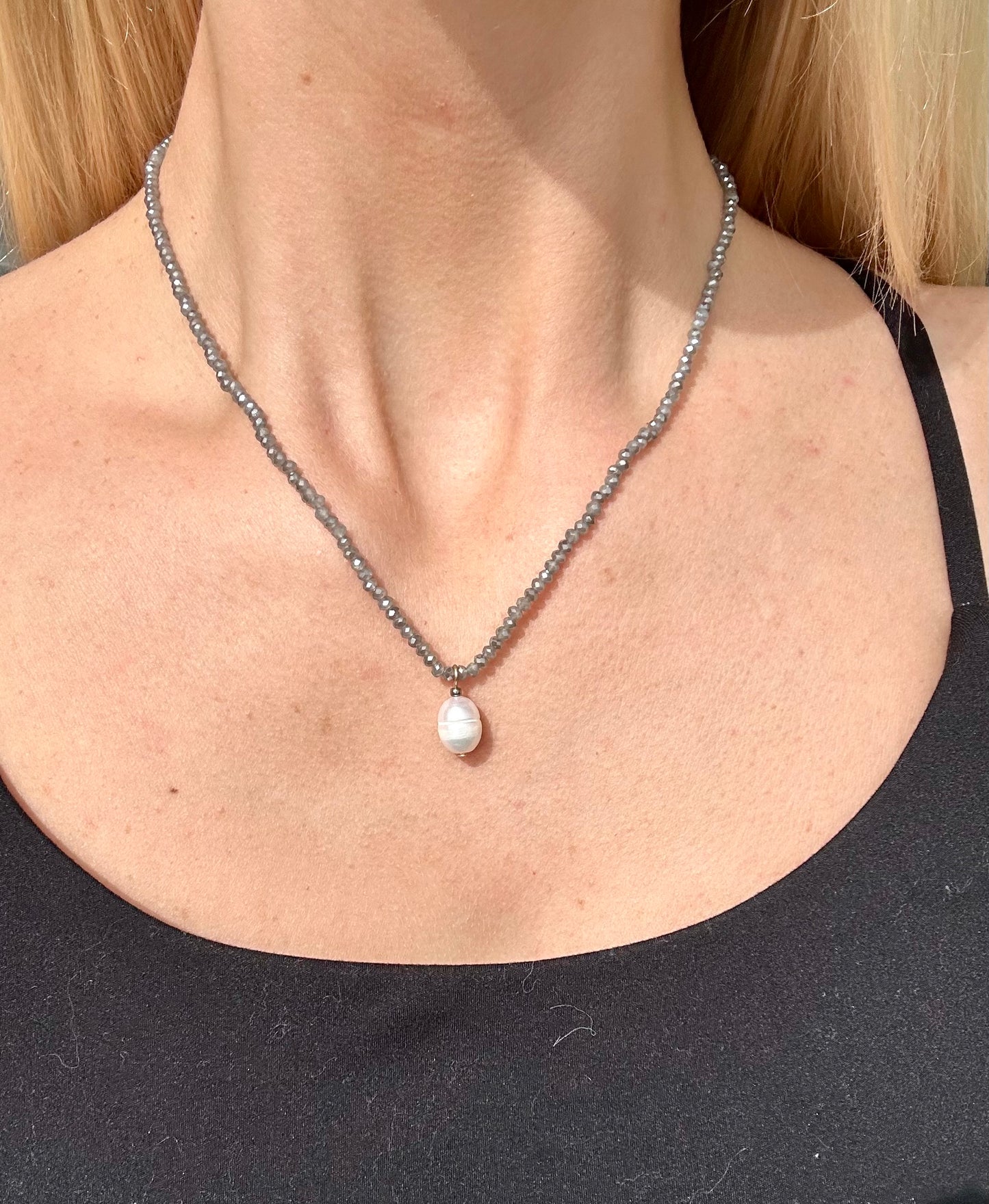 Glass Stone Necklace With Pearl